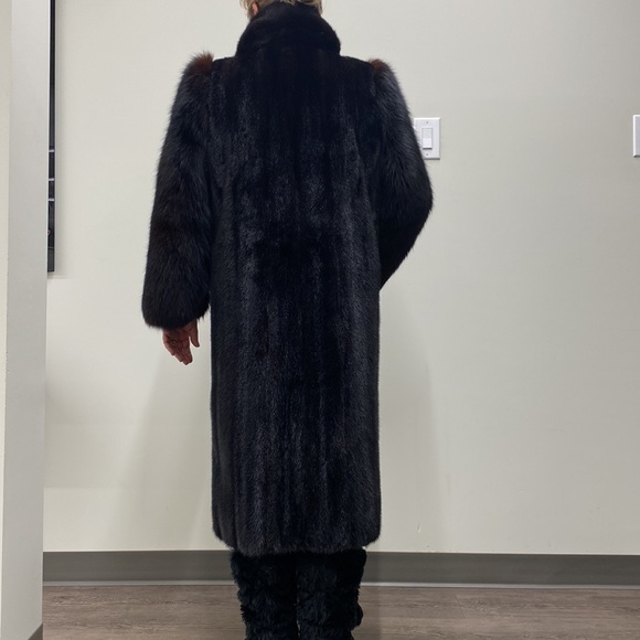 Fur Coat - Picture 4 of 13
